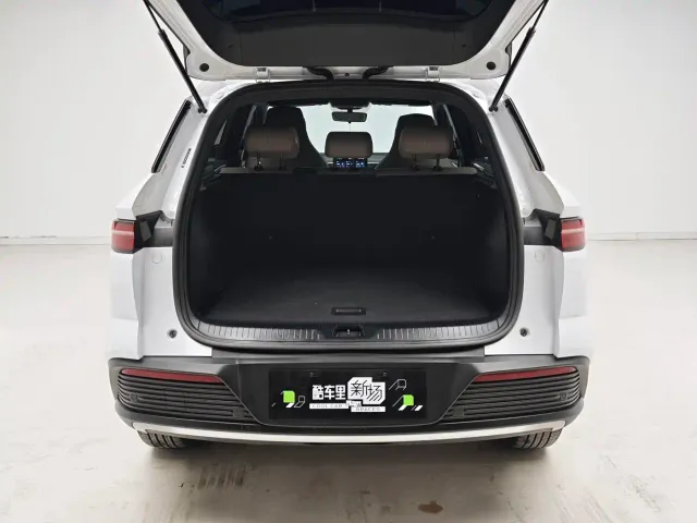 BYD Song Pro — Фото автомобиля 12