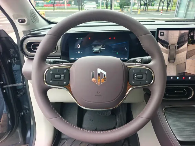 Leapmotor C11 — Фото автомобиля 11