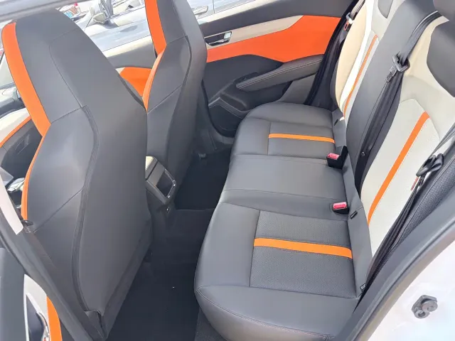 Dongfeng Yixuan — Фото автомобиля 10
