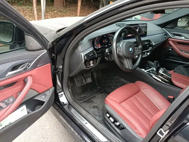 BMW 5 Series — Фото автомобиля 15