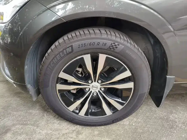 Volvo XC60 — Фото автомобиля 22