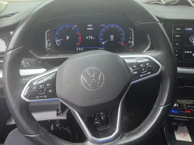 Volkswagen Passat — Фото автомобиля 15