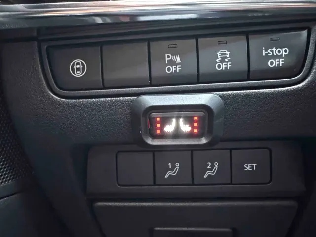 Mazda Axela — Фото автомобиля 11