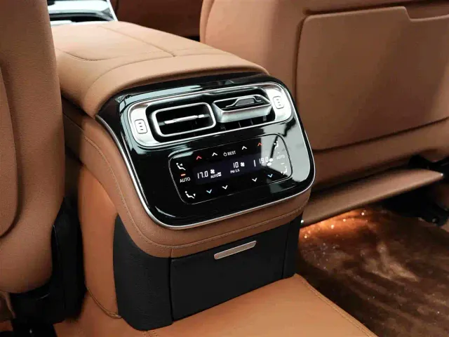 Mercedes-Benz S-Class — Фото автомобиля 18