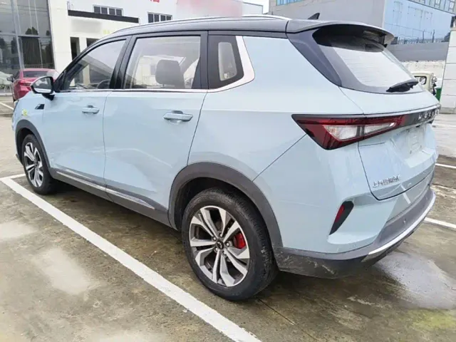 Wuling Asta — Фото автомобиля 4