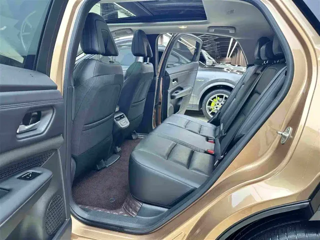 Nissan Ariya — Фото автомобиля 8
