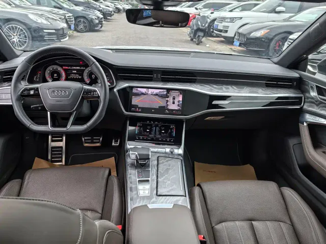 Audi A7L — Фото автомобиля 10