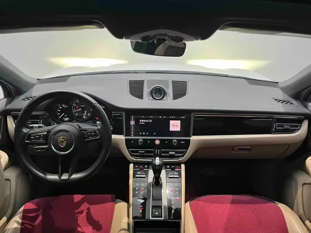 Porsche Macan — Фото автомобиля 16