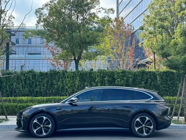 Nio ET5 Touring — Фото автомобиля 4