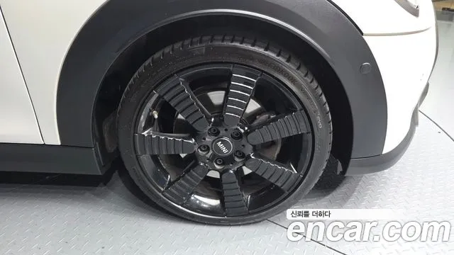 Mini Cooper Convertible — Фото автомобиля 21