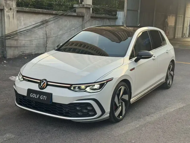 Фотография автомобиля — Volkswagen Golf GTI