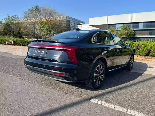 Hongqi H5 PHEV — Фото автомобиля 6