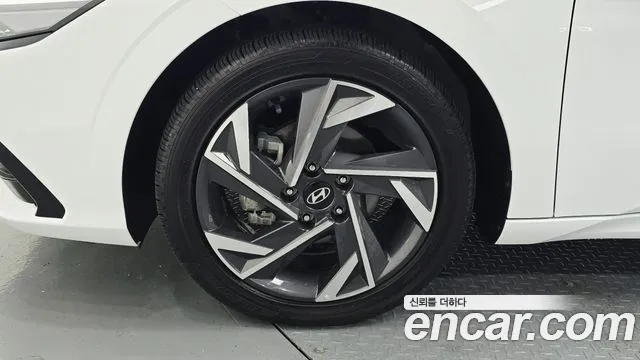 Hyundai AVANTE Новый Avante (CN7) — Фото автомобиля 4