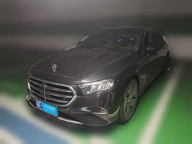 Фотография автомобиля — Mercedes-Benz E-Class