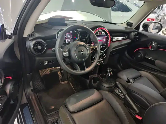 MINI Hatch — Фото автомобиля 10