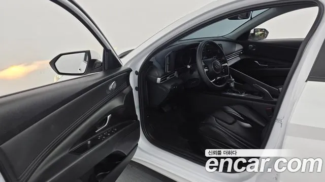 Hyundai AVANTE Avante (CN7) — Фото автомобиля 9