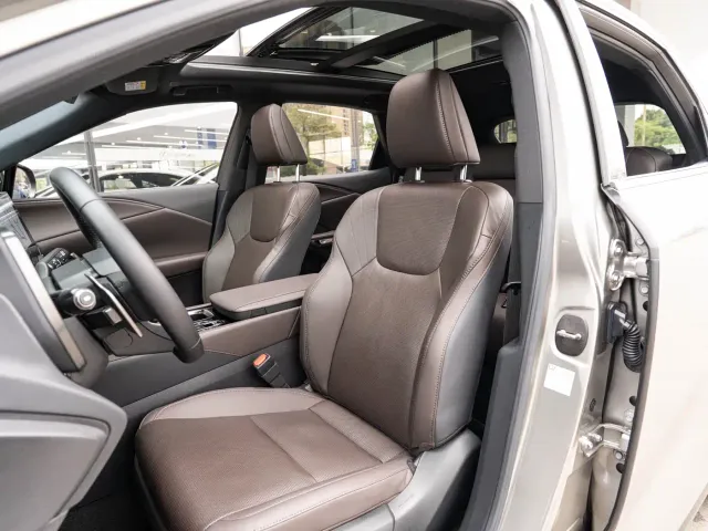 Lexus RX — Фото автомобиля 11