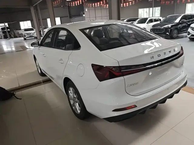 Roewe i5 — Фото автомобиля 4