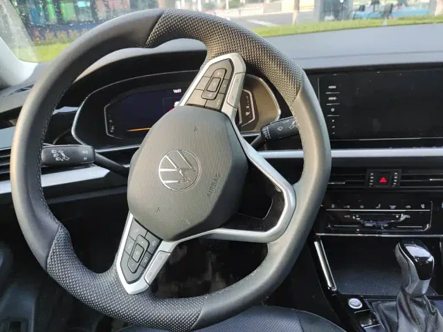 Volkswagen Passat — Фото автомобиля 6