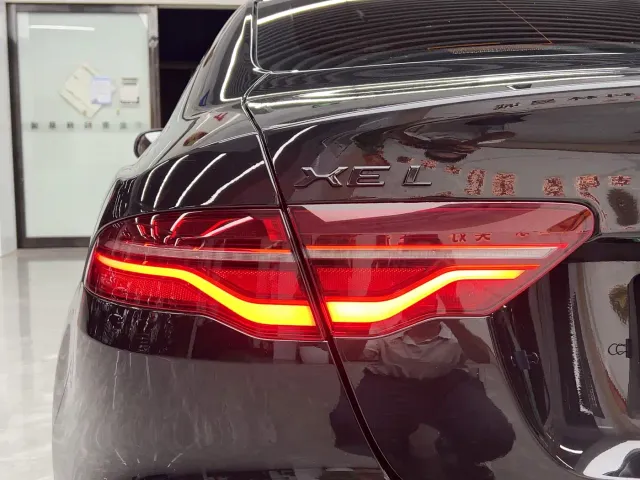 Jaguar XEL — Фото автомобиля 10