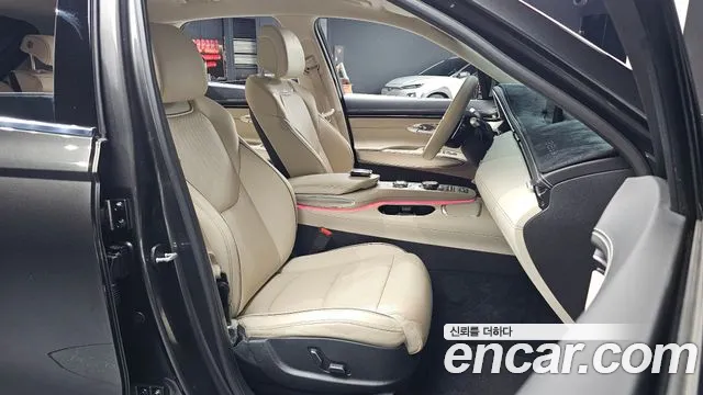 Genesis GV70 — Фото автомобиля 16