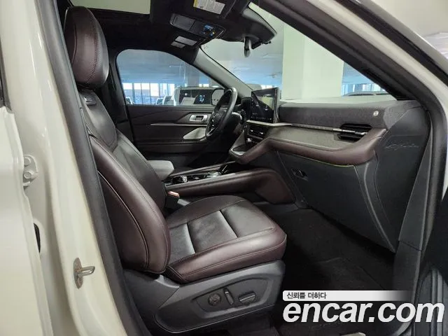 Ford Explorer — Фото автомобиля 12