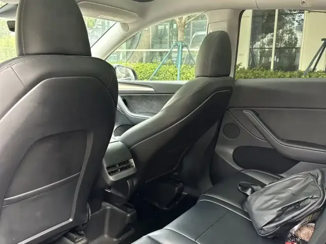 Tesla Model Y 2022 Facelift Rear-Wheel Drive Version — Фото автомобиля 8