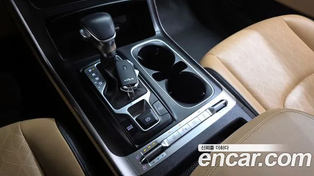 Kia Canival Carnival 4 поколение Дизель 9 мест Prestige — Фото автомобиля 9