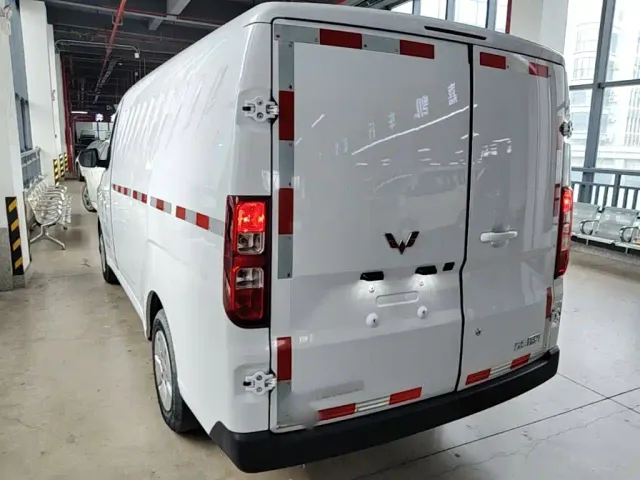 Wuling Yangguang — Фото автомобиля 4
