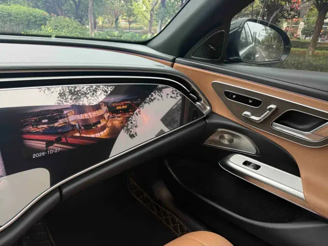 Mercedes-Benz E-Class — Фото автомобиля 13