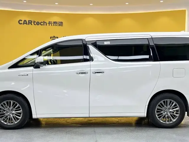 Toyota Alphard — Фото автомобиля 7