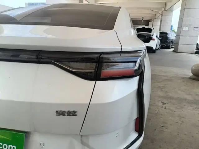 Dongfeng Yixuan — Фото автомобиля 7