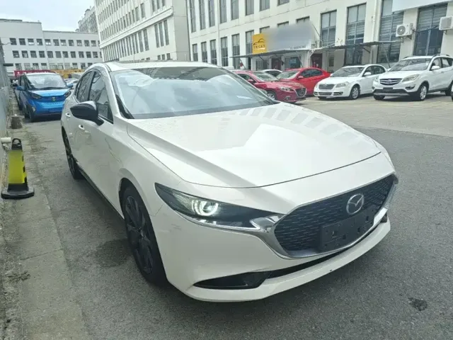 Mazda Axela — Фото автомобиля 3