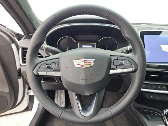 Cadillac CT5 — Фото автомобиля 9