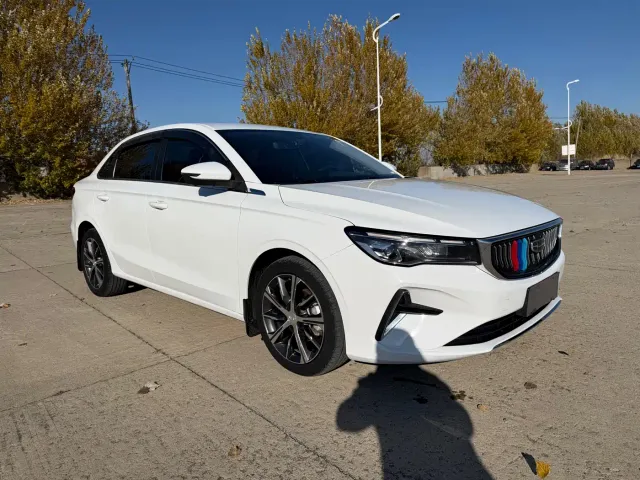 Geely Emgrand — Фото автомобиля 3