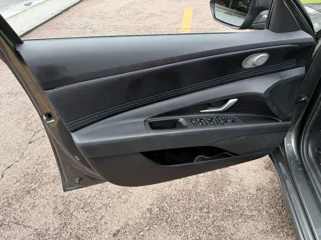 Hyundai Elantra — Фото автомобиля 6