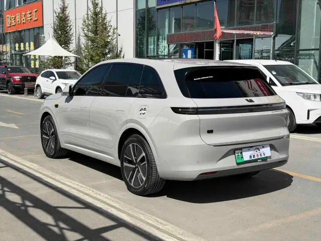 Li Auto L6 — Фото автомобиля 7