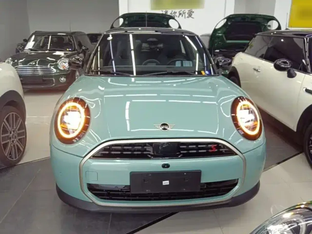MINI Hatch — Фото автомобиля 2