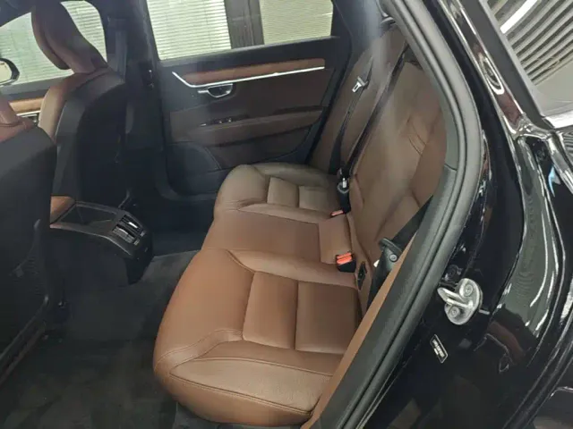 Volvo S90 — Фото автомобиля 16