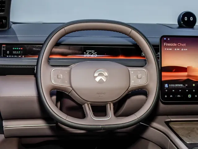 Nio ES8 — Фото автомобиля 15