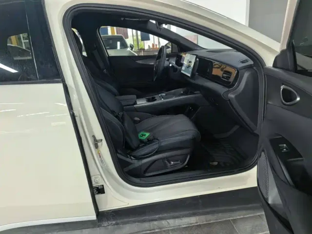 BYD Seal 06 — Фото автомобиля 24