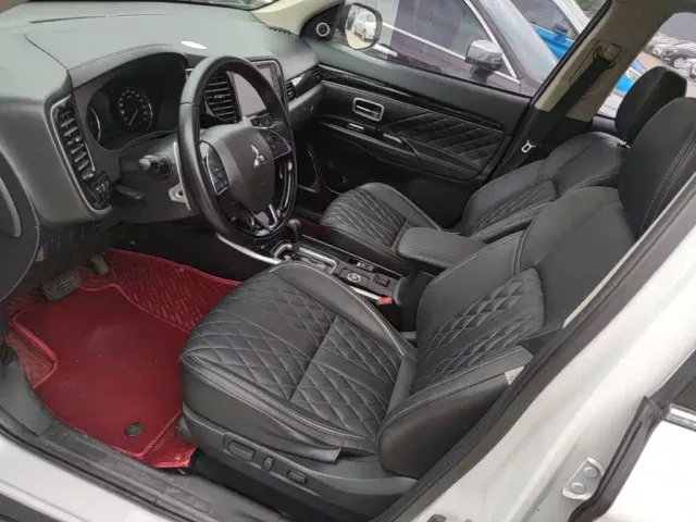 Mitsubishi Outlander — Фото автомобиля 14