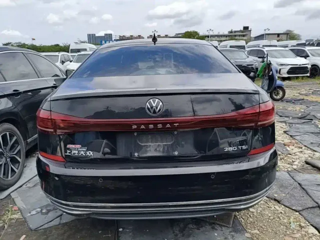 Volkswagen Passat — Фото автомобиля 5