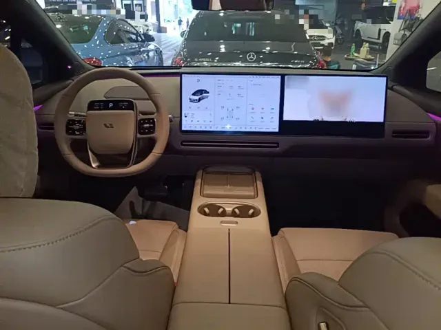 Li Auto i6 — Фото автомобиля 9
