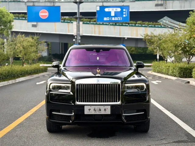 Rolls-Royce Cullinan — Фото автомобиля 2