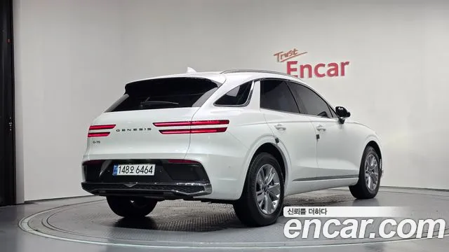 Genesis GV70 2.5T Бензин 2WD — Фото автомобиля 2