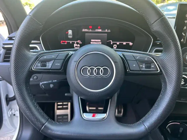 Audi A4L — Фото автомобиля 12