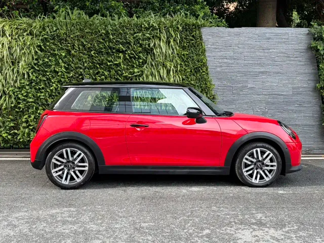 MINI Hatch — Фото автомобиля 4