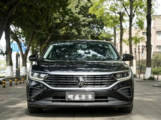 Volkswagen Passat — Фото автомобиля 2