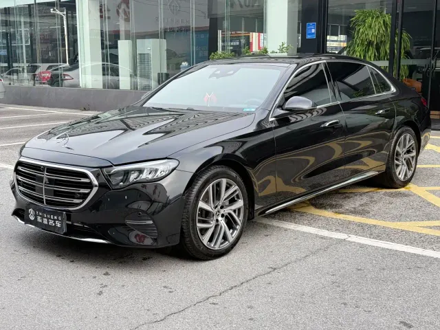 Фотография автомобиля — Mercedes-Benz E-Class